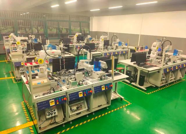 智能制造專業(yè)與實訓室 智能工廠的核心培訓基地
